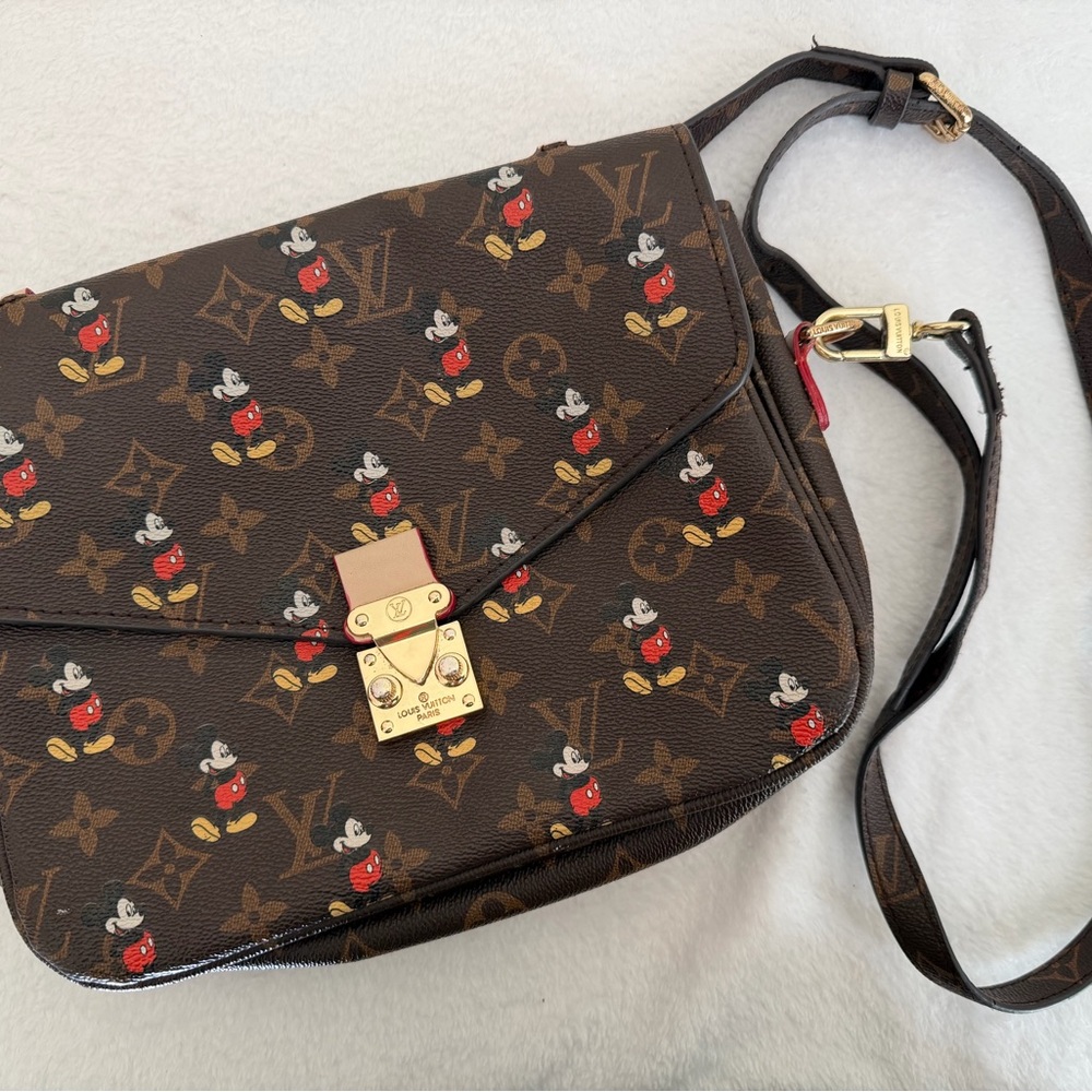 Mickey Mouse crossbody purse
